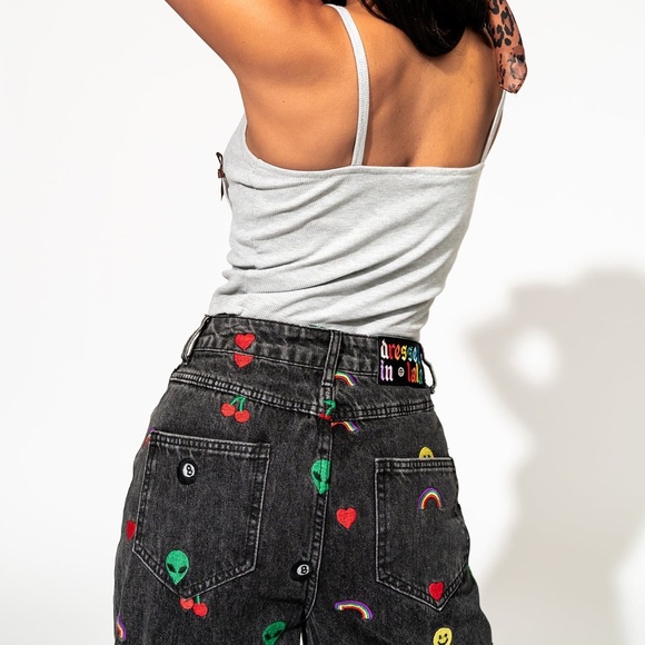 LIKE NEW DRESSED IN LALA RARE HAPPY THOUGHTS EMBROIDERED JEANS, SIZE XL - Picture 6 of 11